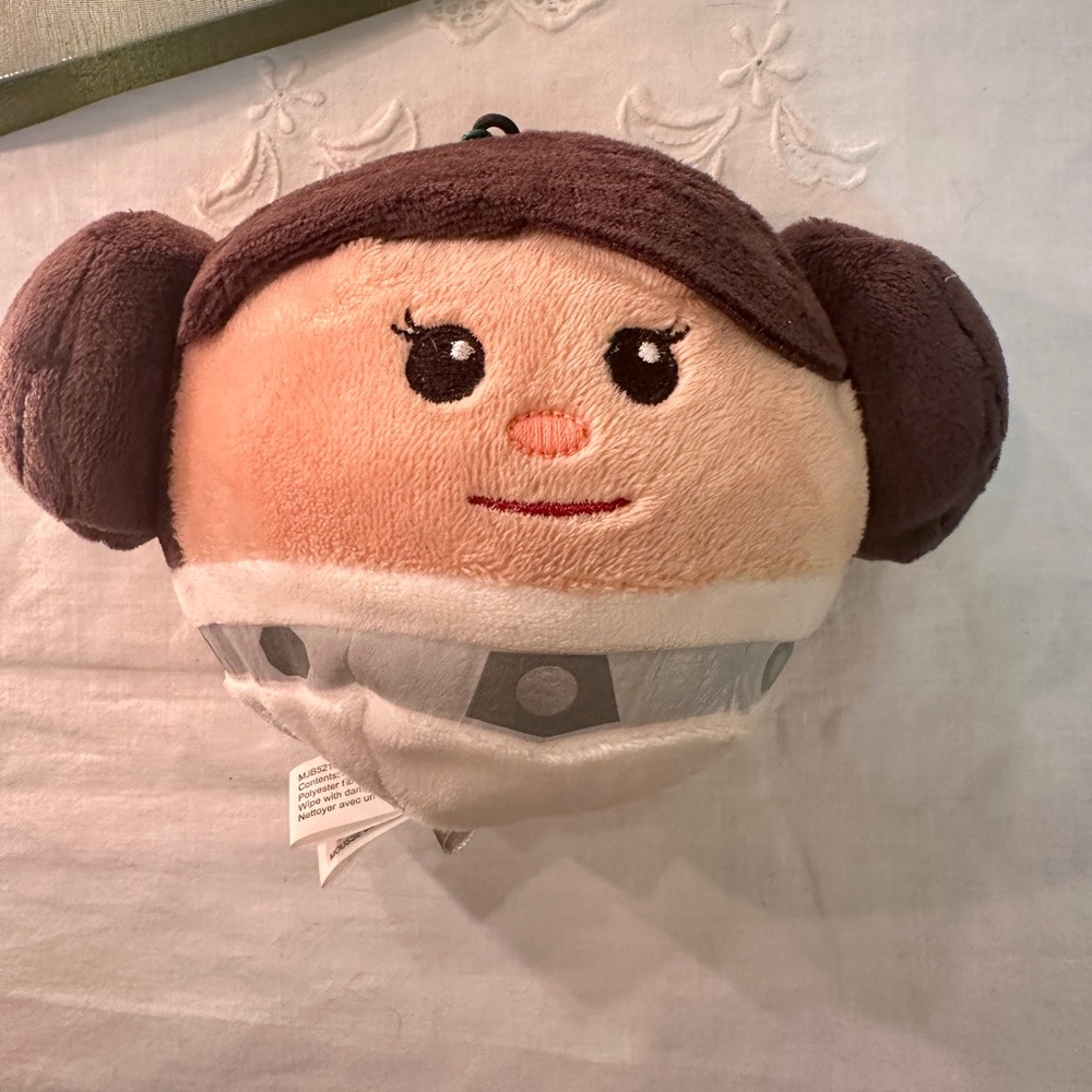 Hallmark Fluffballs Star Wars Princess Leia Ornament Plush doll SO soft! Clean!